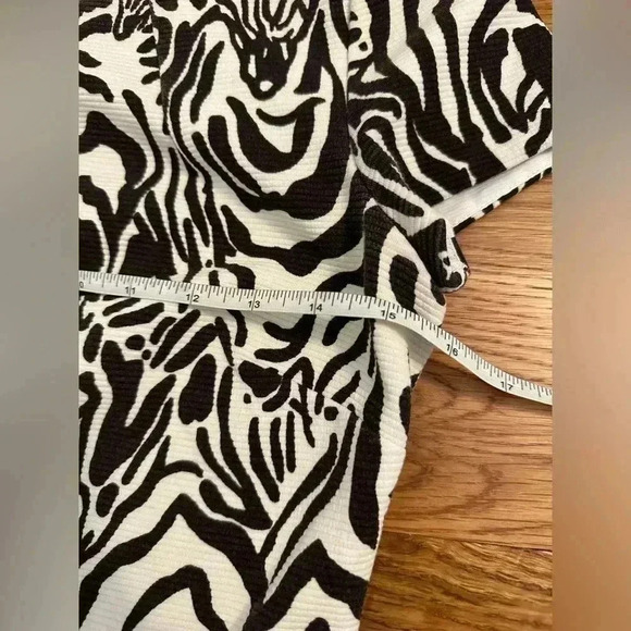 Lilly Pulitzer Layton zebra dress size Small - Picture 9 of 11